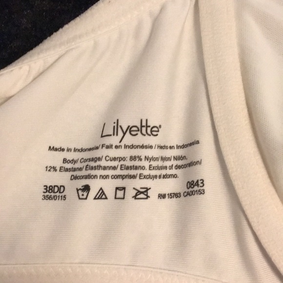 NWOT Lilyette bra - Picture 4 of 5